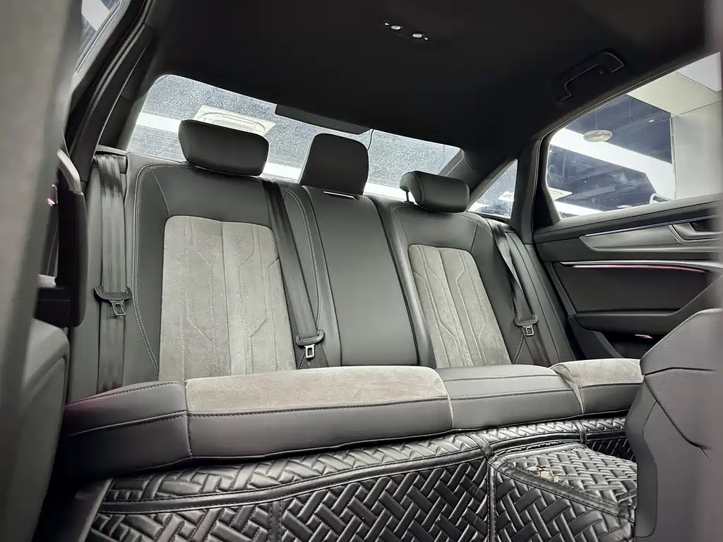 Audi A6L 2023 — фото 15