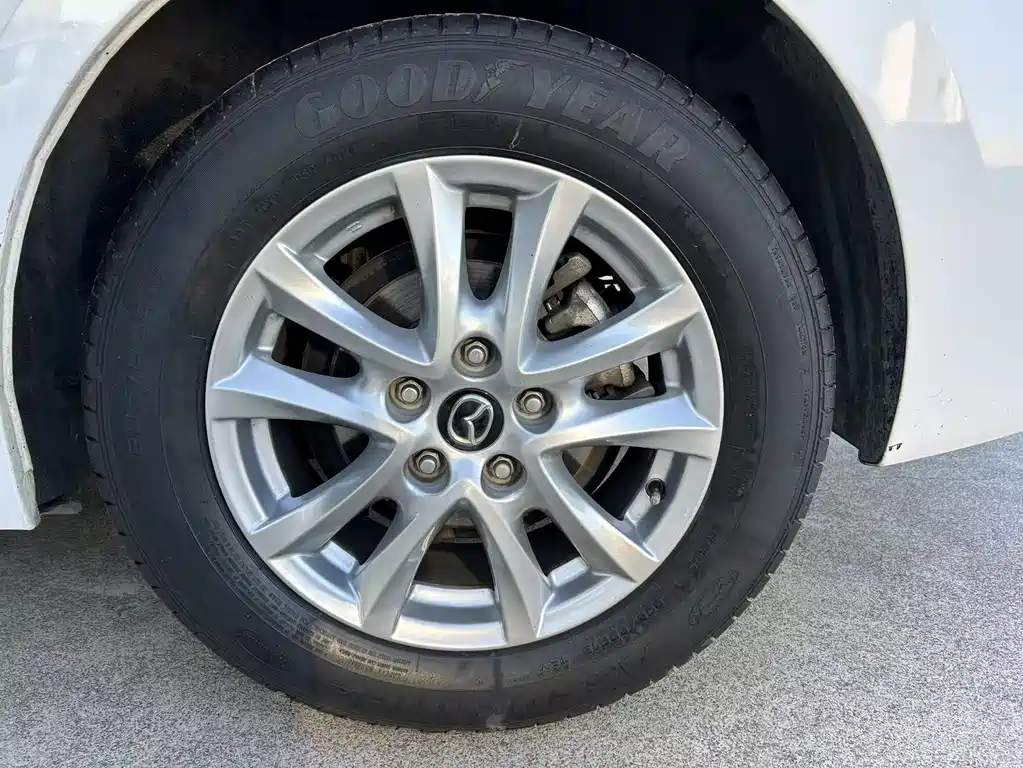 Mazda 3 Axela 2019 — фото 20