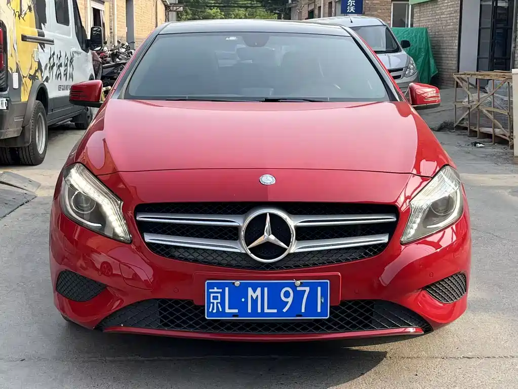 Mercedes-Benz A-Class 2015 — фото 10