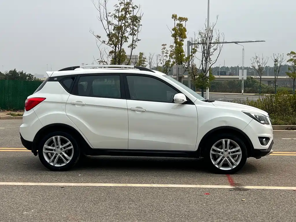 Changan CS35 2018 — фото 8