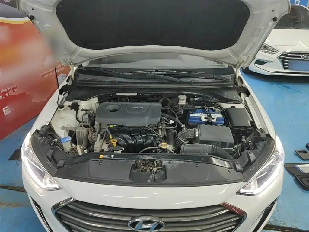 Hyundai Elantra 2016 — фото 20