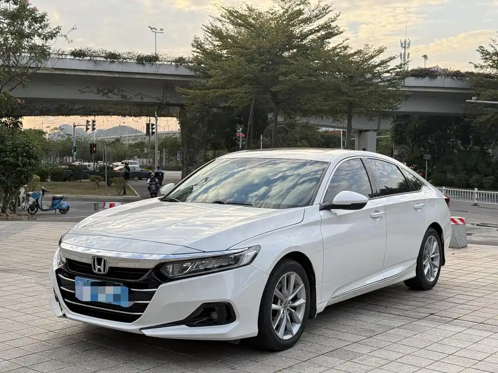 Honda Accord 2022 — фото 1