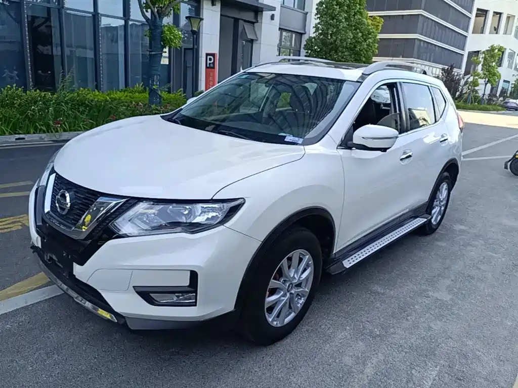 Nissan X-Trail 2018 — фото 1