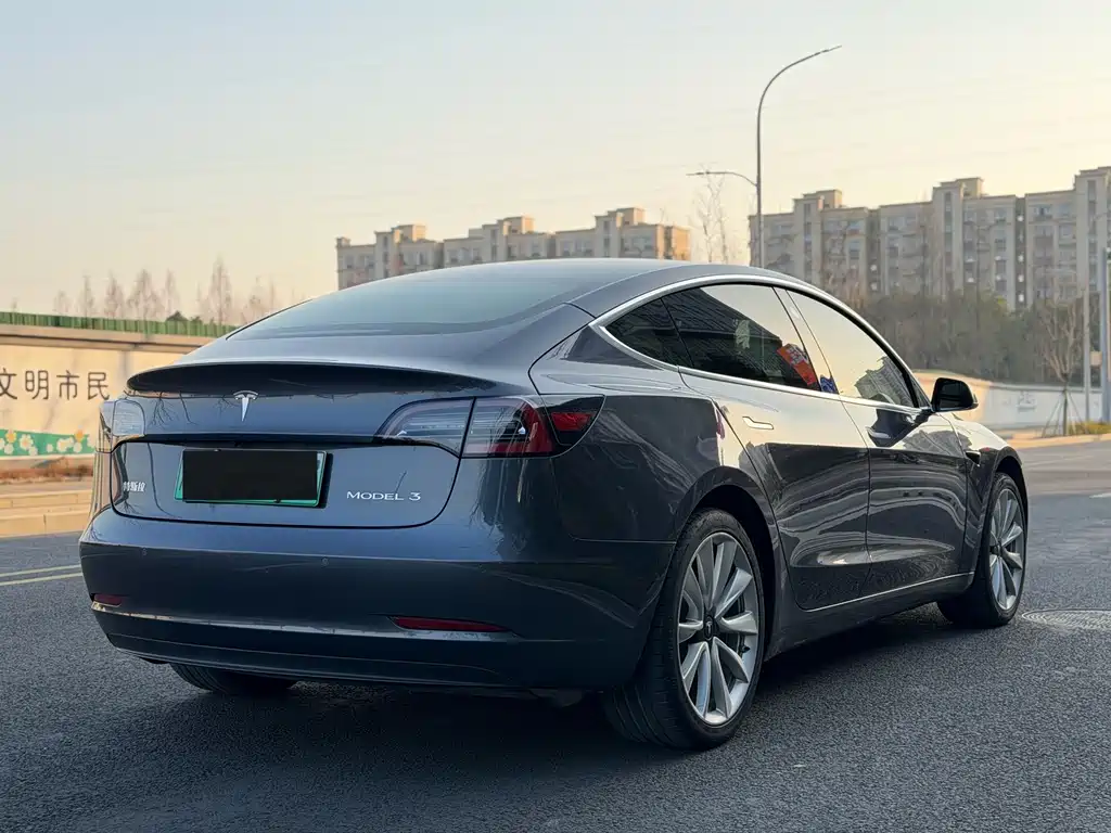 Tesla Model 3 2020 — фото 10