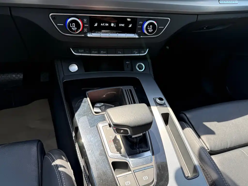 Audi Q5L 2022 — фото 12