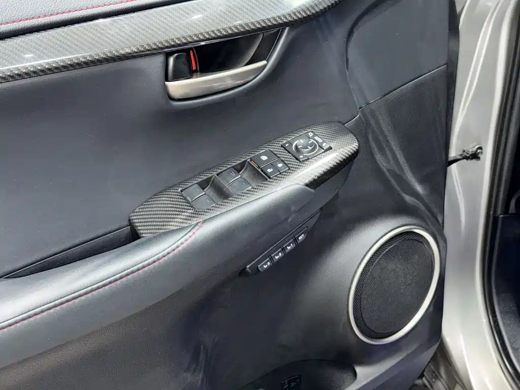 Lexus NX 2015 — фото 19