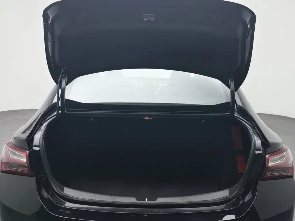 Chevrolet Malibu XL 2021 — фото 16