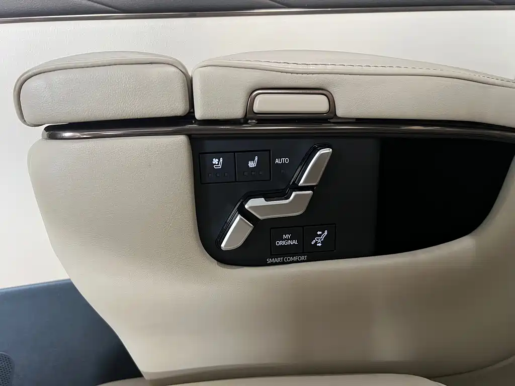 Toyota Alphard 2024 — фото 11