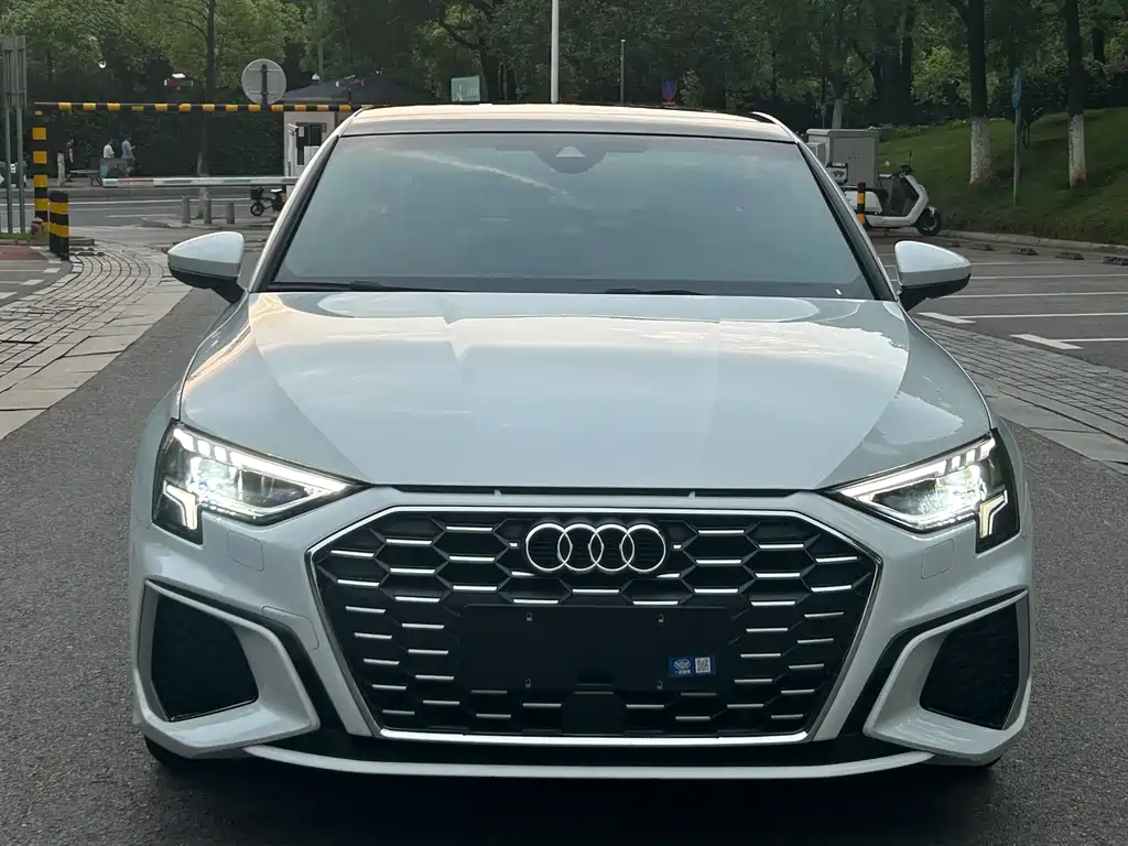 Audi A3 2023 — фото 2