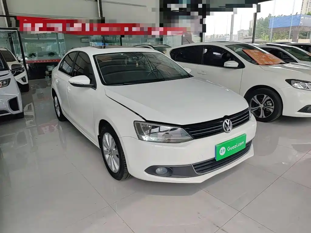 Volkswagen Sagitar 2015