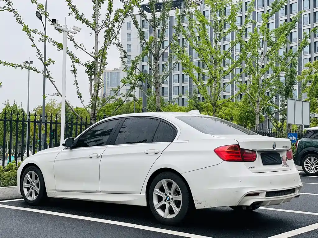 BMW 3 Series 2015 — фото 9