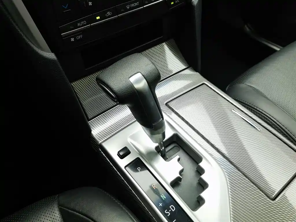 Toyota Camry 2015 — фото 13