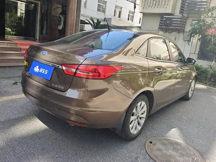 Ford Escort 2015