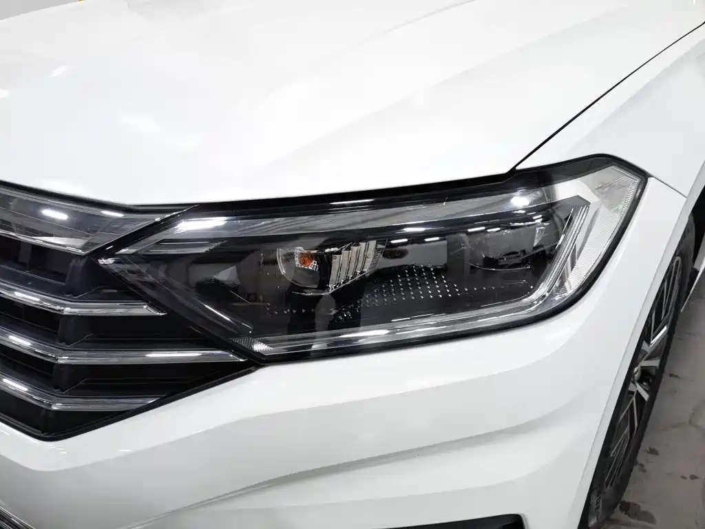 Volkswagen Sagitar 2020