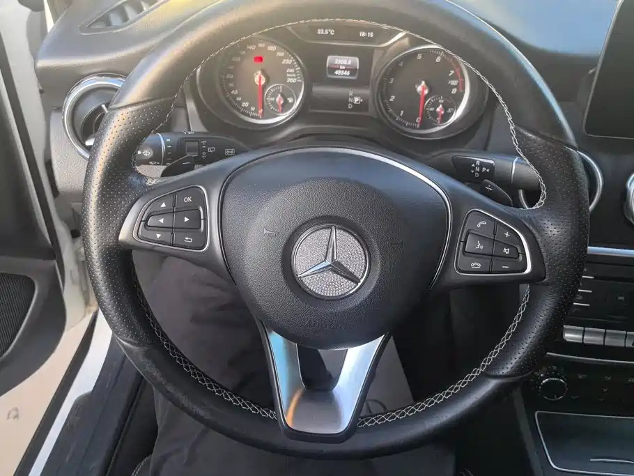 Mercedes-Benz GLA 2017 — фото 15
