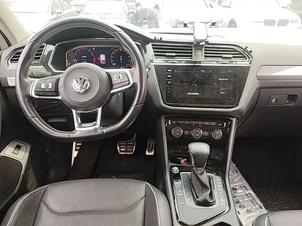 Volkswagen Tiguan L 2020 — фото 10