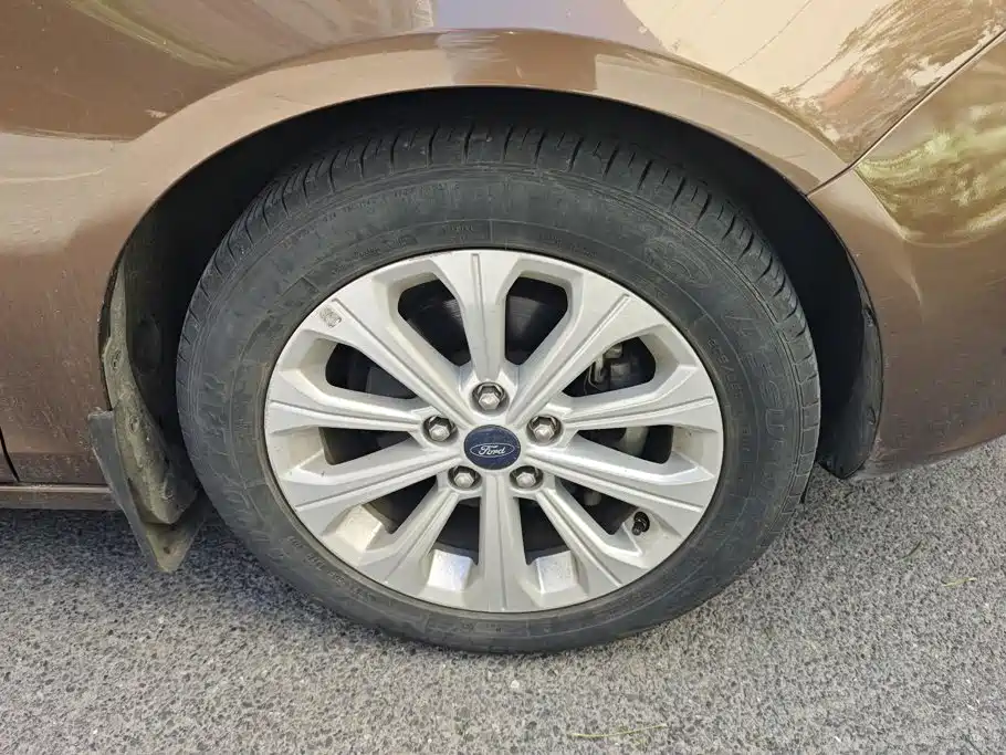 Ford Escort 2015