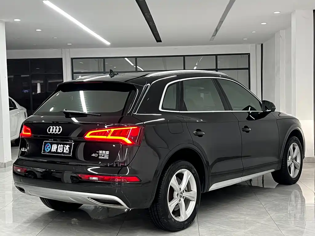 Audi Q5L 2019 — фото 11