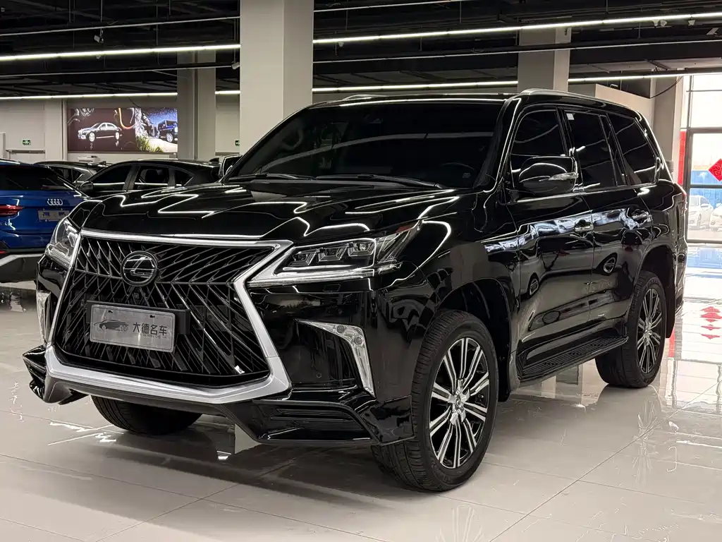 Lexus LX 2018 — фото 1
