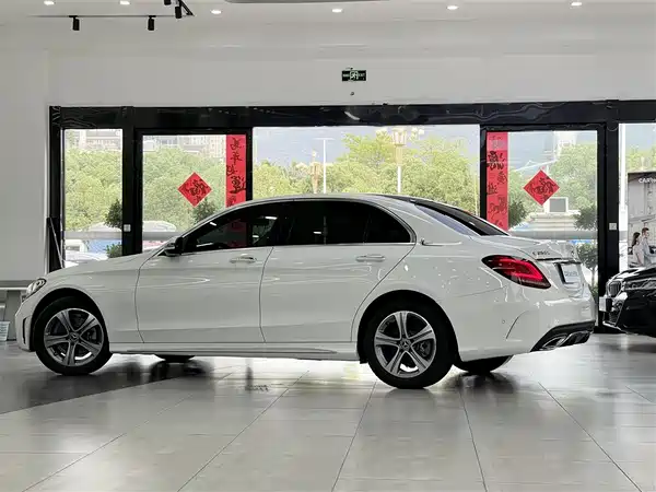 Mercedes-Benz C-Class 2021