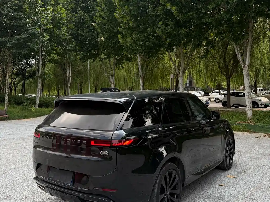Land Rover Range Rover Sport 2023 — фото 9