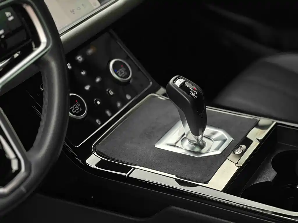 Land Rover Evoque 2022 — фото 34