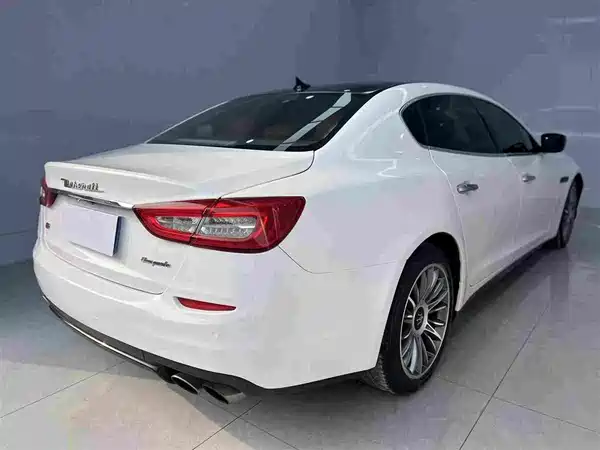 Maserati Quattroporte 2013