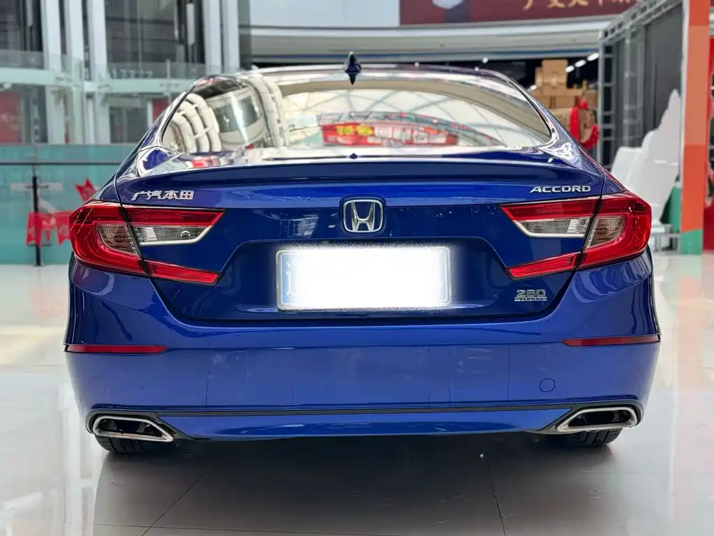 Honda Accord 2018 — фото 8