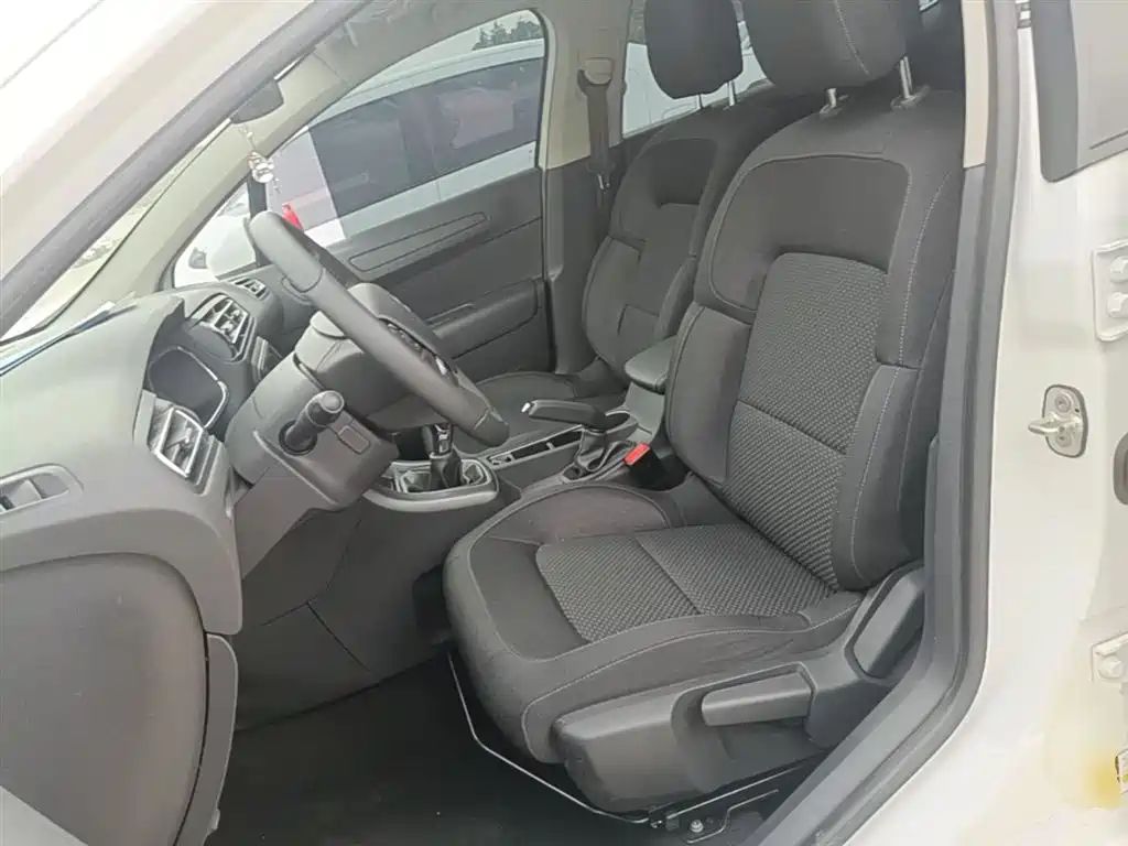 Citroen C4 2018 — фото 15