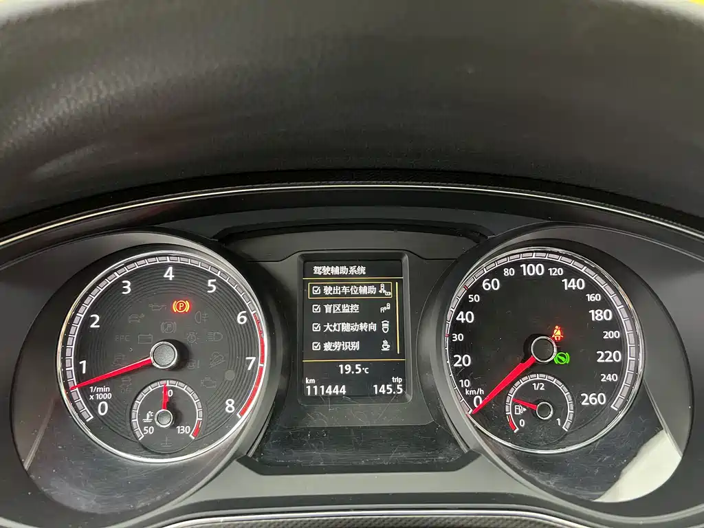 Volkswagen Passat 2018 — фото 14