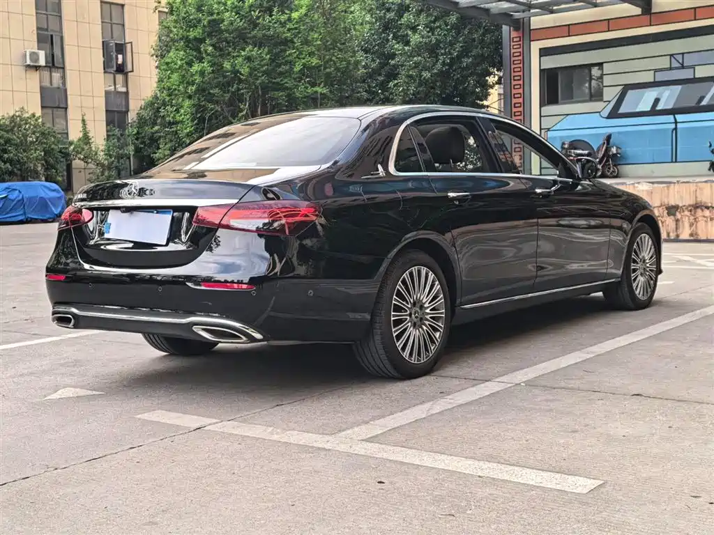 Mercedes-Benz E-Class 2023 — фото 20