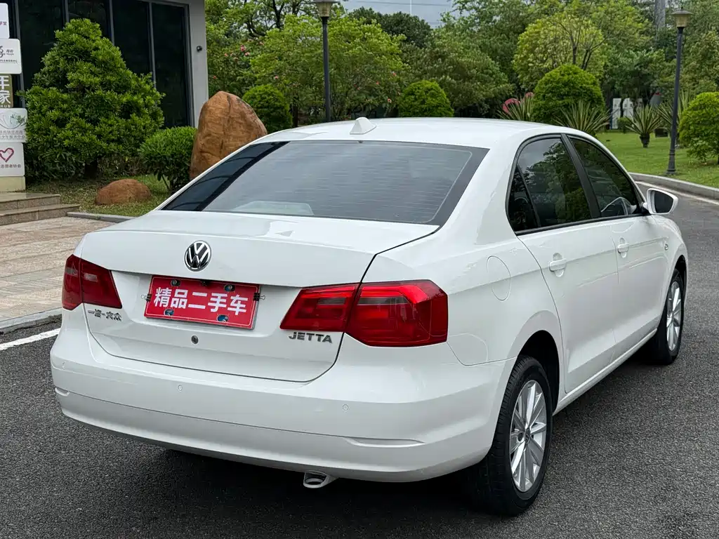 Volkswagen Jetta 2016 — фото 4