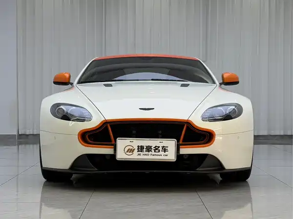 Aston Martin V8 Vantage 2016