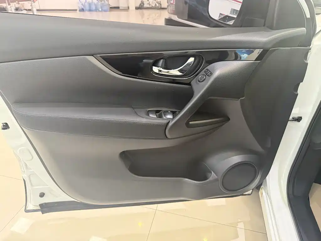 Nissan Qashqai 2017 — фото 9