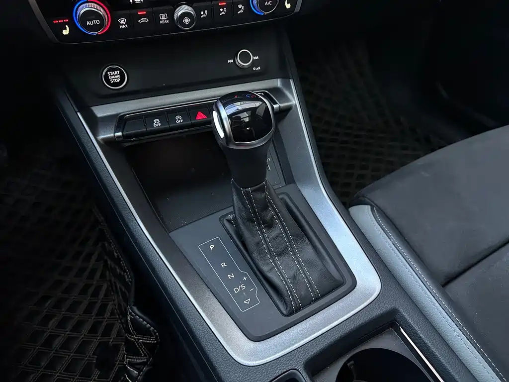 Audi Q3 2022 — фото 12