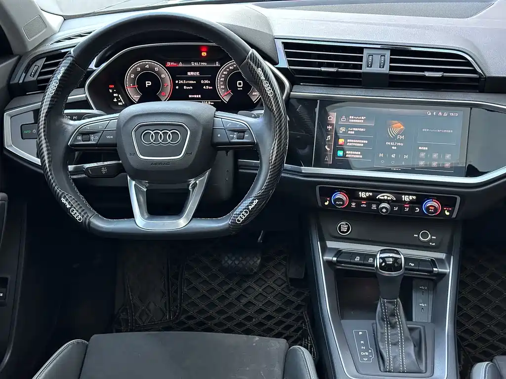 Audi Q3 2022 — фото 14