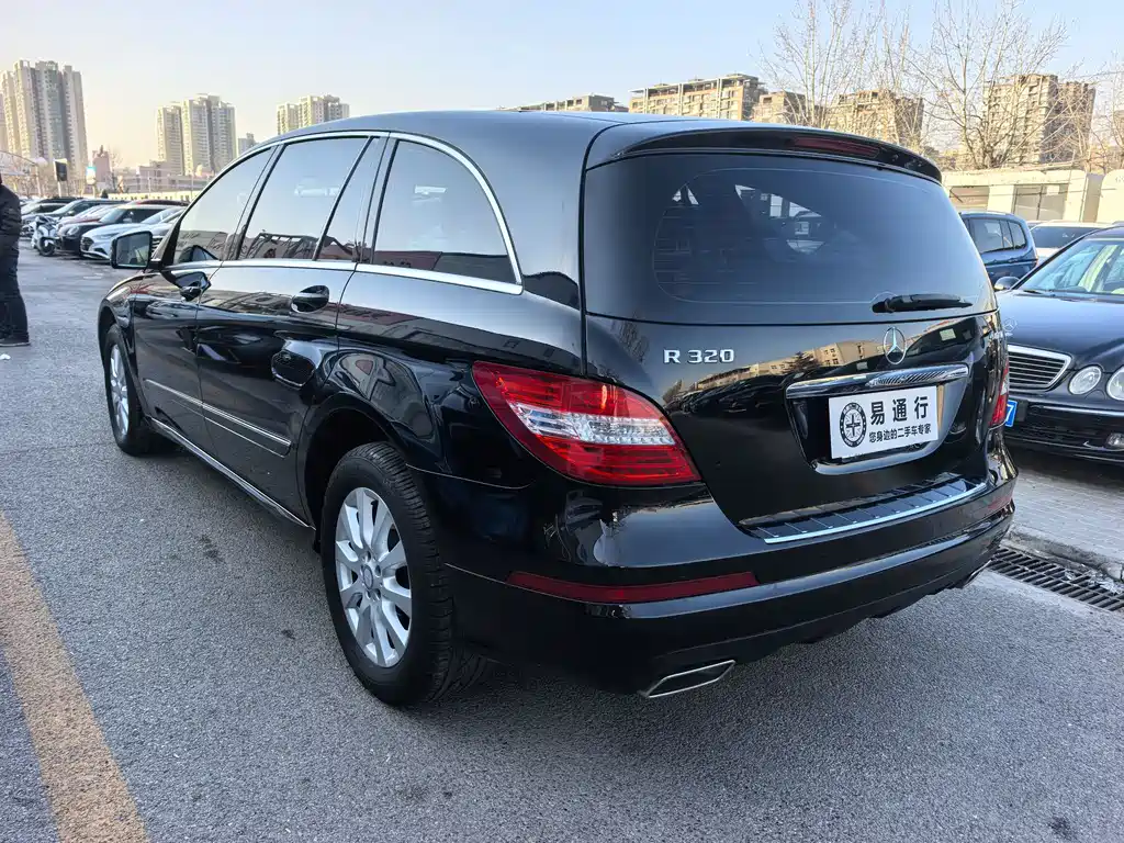 Mercedes-Benz R-Class 2015 — фото 17