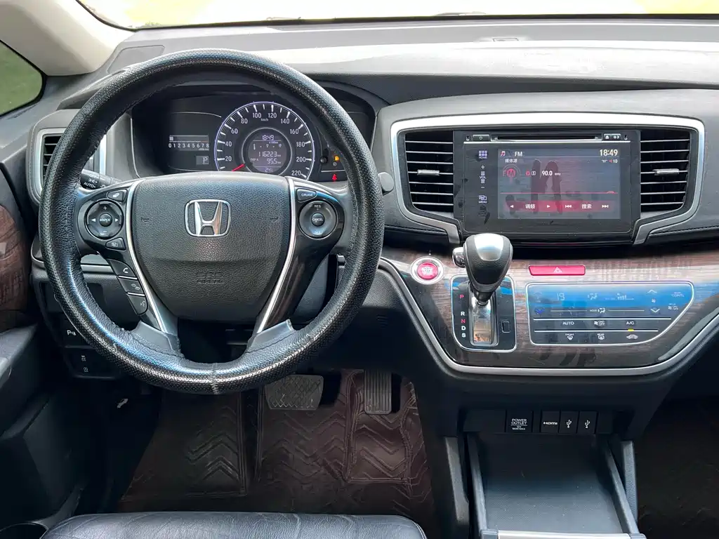Honda Odyssey 2016 — фото 8
