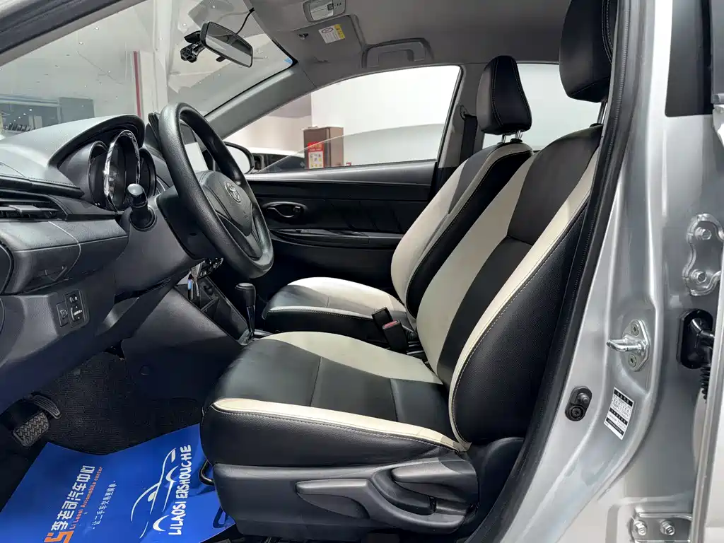 Toyota Yaris L 2020 — фото 14