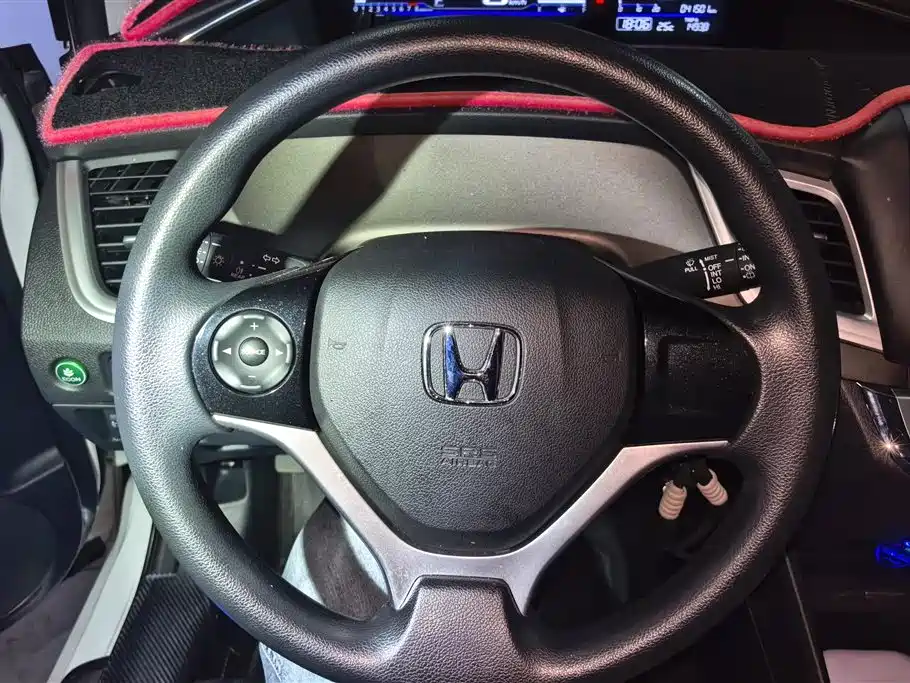 Honda Jade 2017 — фото 15