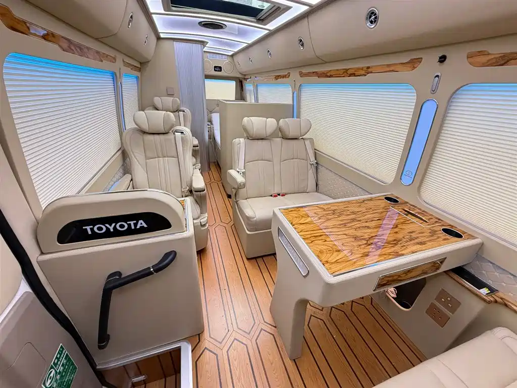 Toyota Coaster 2023 — фото 7