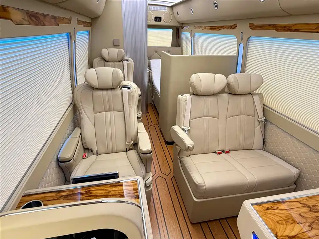 Toyota Coaster 2023 — фото 11
