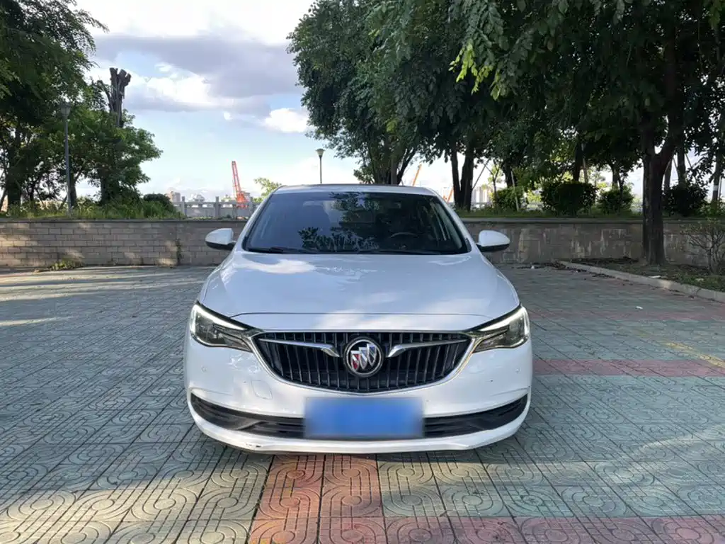 Buick Excelle 2018 — фото 10