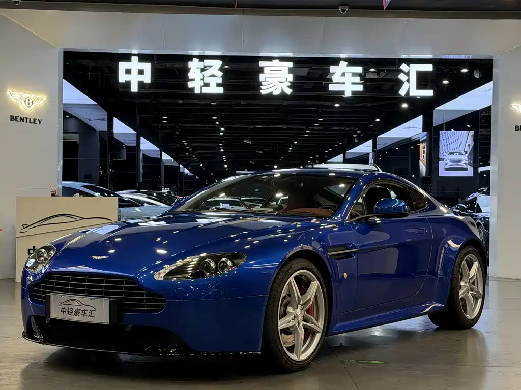 Aston Martin V8 Vantage 2017