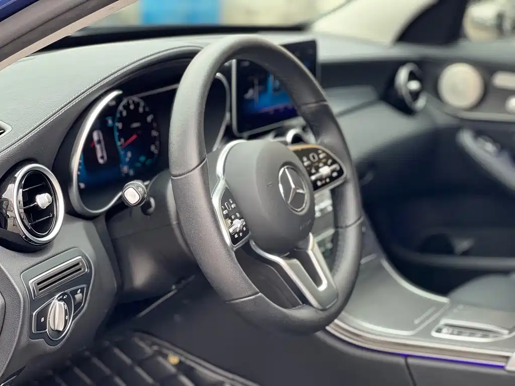Mercedes-Benz C-Class 2019 — фото 9