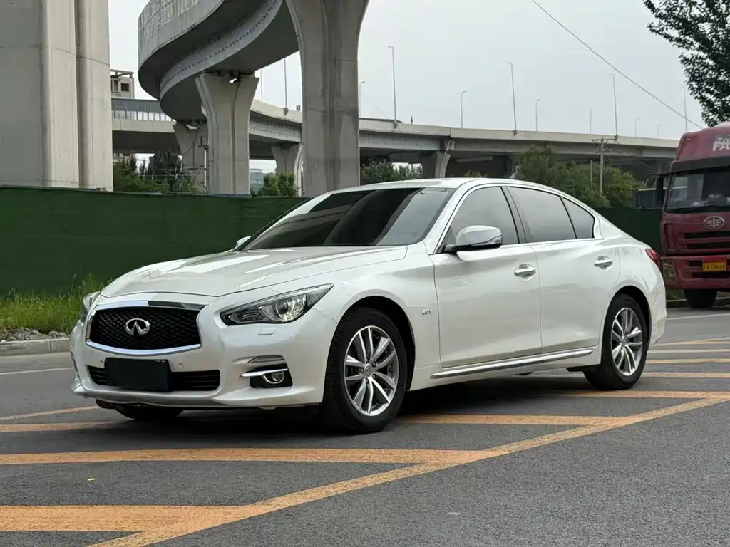 Infiniti Q50L 2016 — фото 1