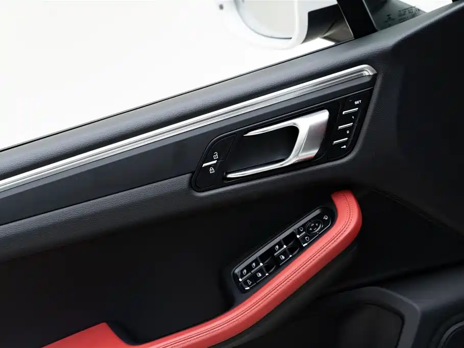 Porsche Macan 2022 — фото 15