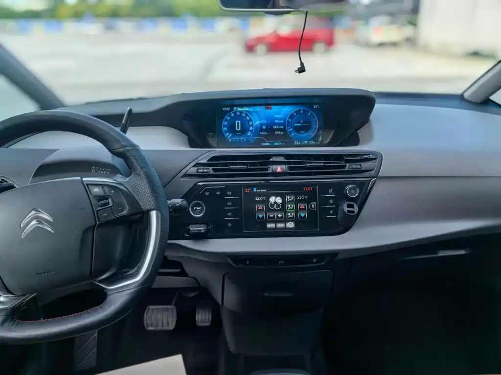 Citroen C4 Picasso 2018 — фото 12
