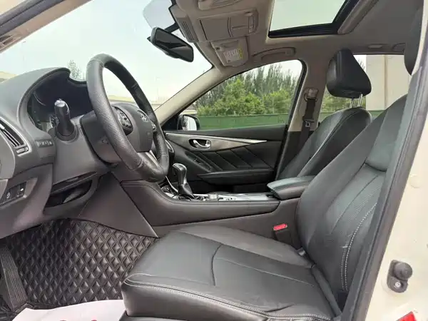 Infiniti Q50L 2016