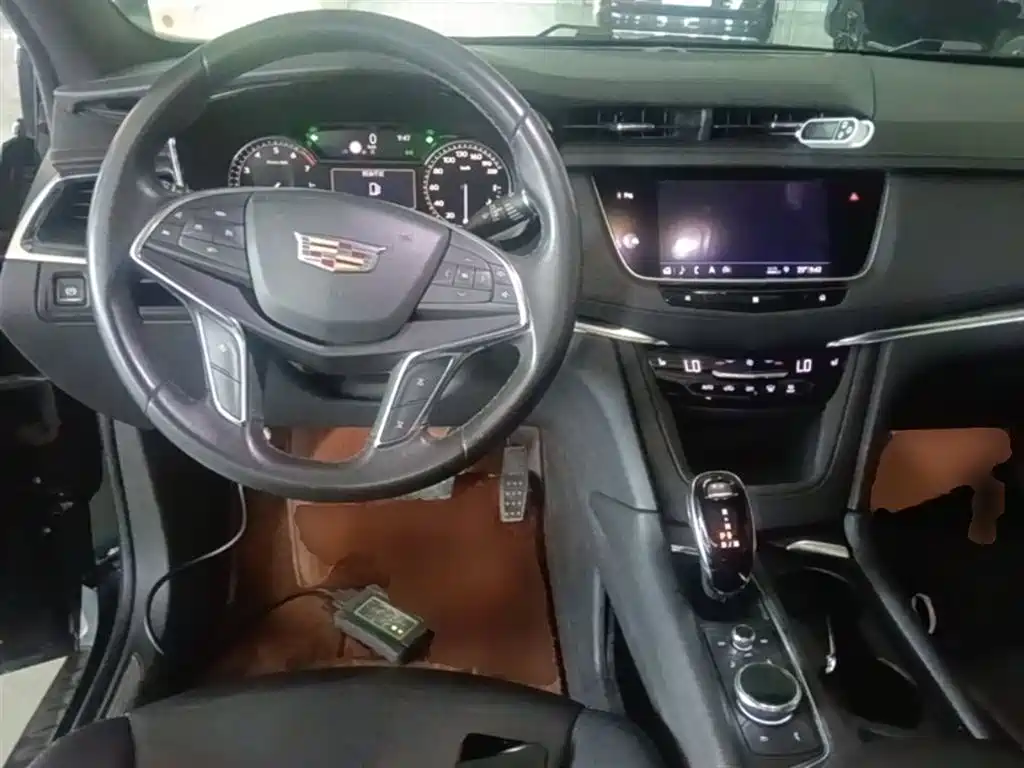 Cadillac XT5 2020 — фото 10